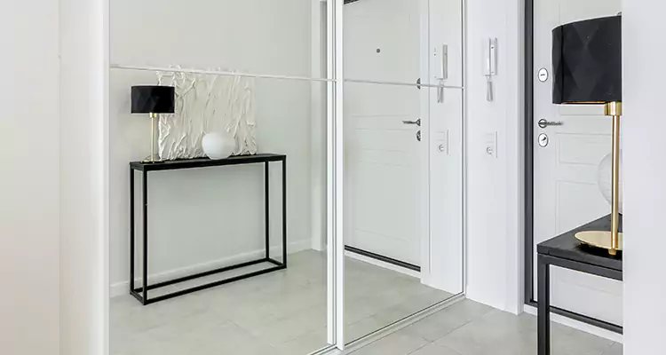 Mirrored Bifold Closet Doors Repair in Doral, FL