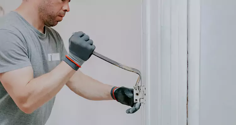 Cracked Door Jamb Repair in Doral, FL