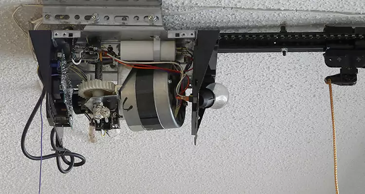 Emergency Garage Door Opener Repair in Doral, FL