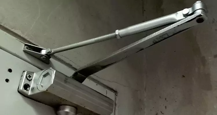 Door Closer Oil Leak Repair in Doral, FL