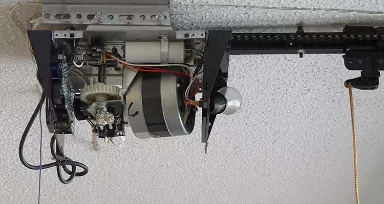 Garage Door Motor Replacement in Doral, FL