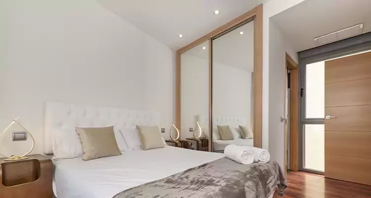 Sliding Wardrobe Door Mirror Replacement in Doral, FL
